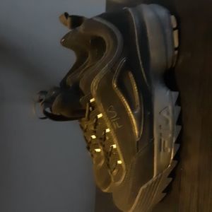 Fila Distruptor shoe (all black) Postive condition
